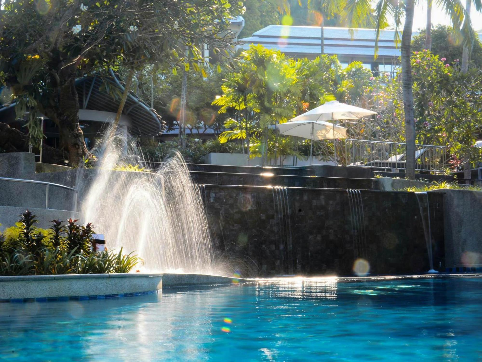 Andaman Cannacia Resort & Spa - Sha Extra Plus Plage de Kata Extérieur photo The pool at the hotel