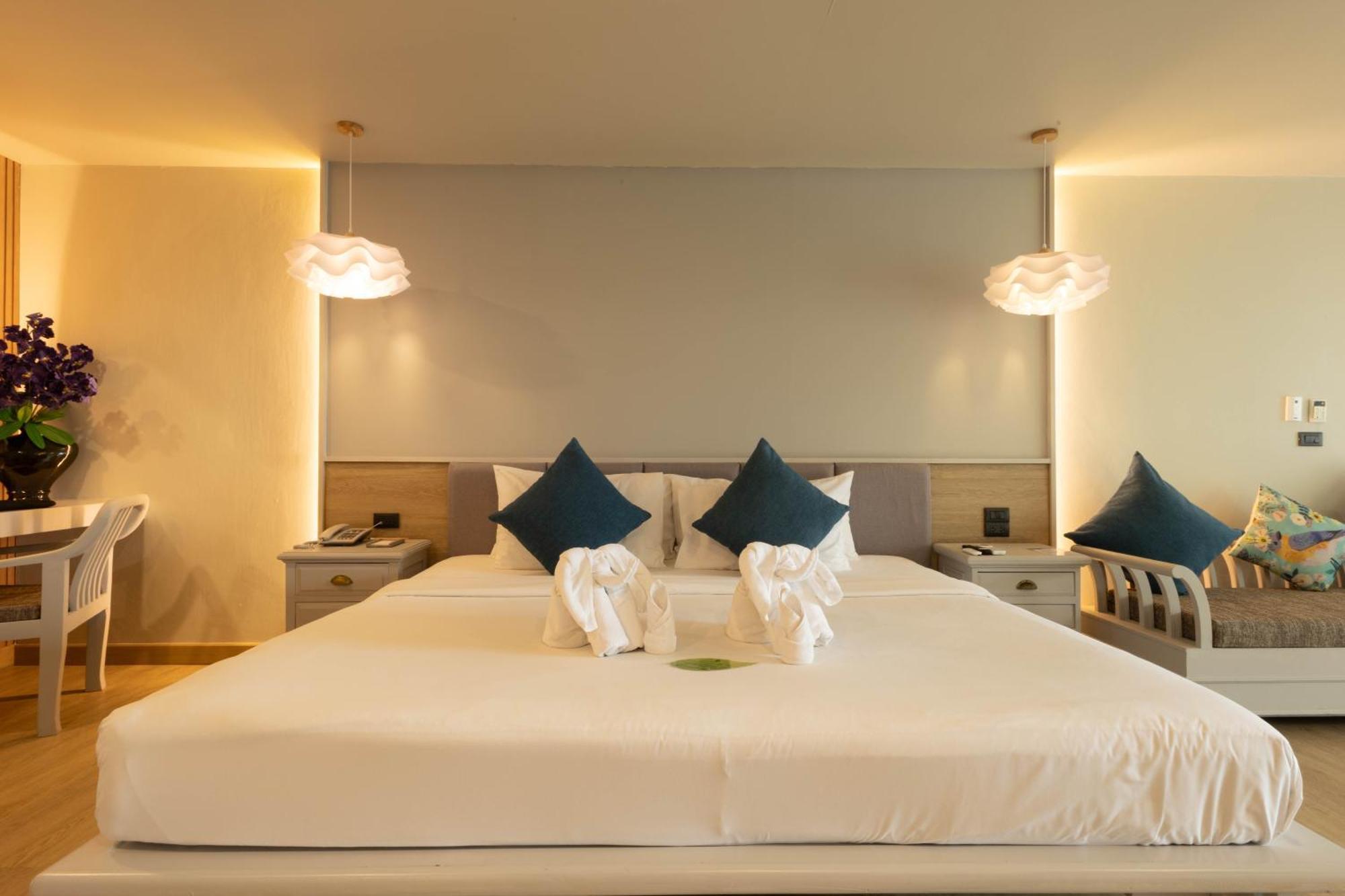 Andaman Cannacia Resort & Spa - Sha Extra Plus Plage de Kata Extérieur photo