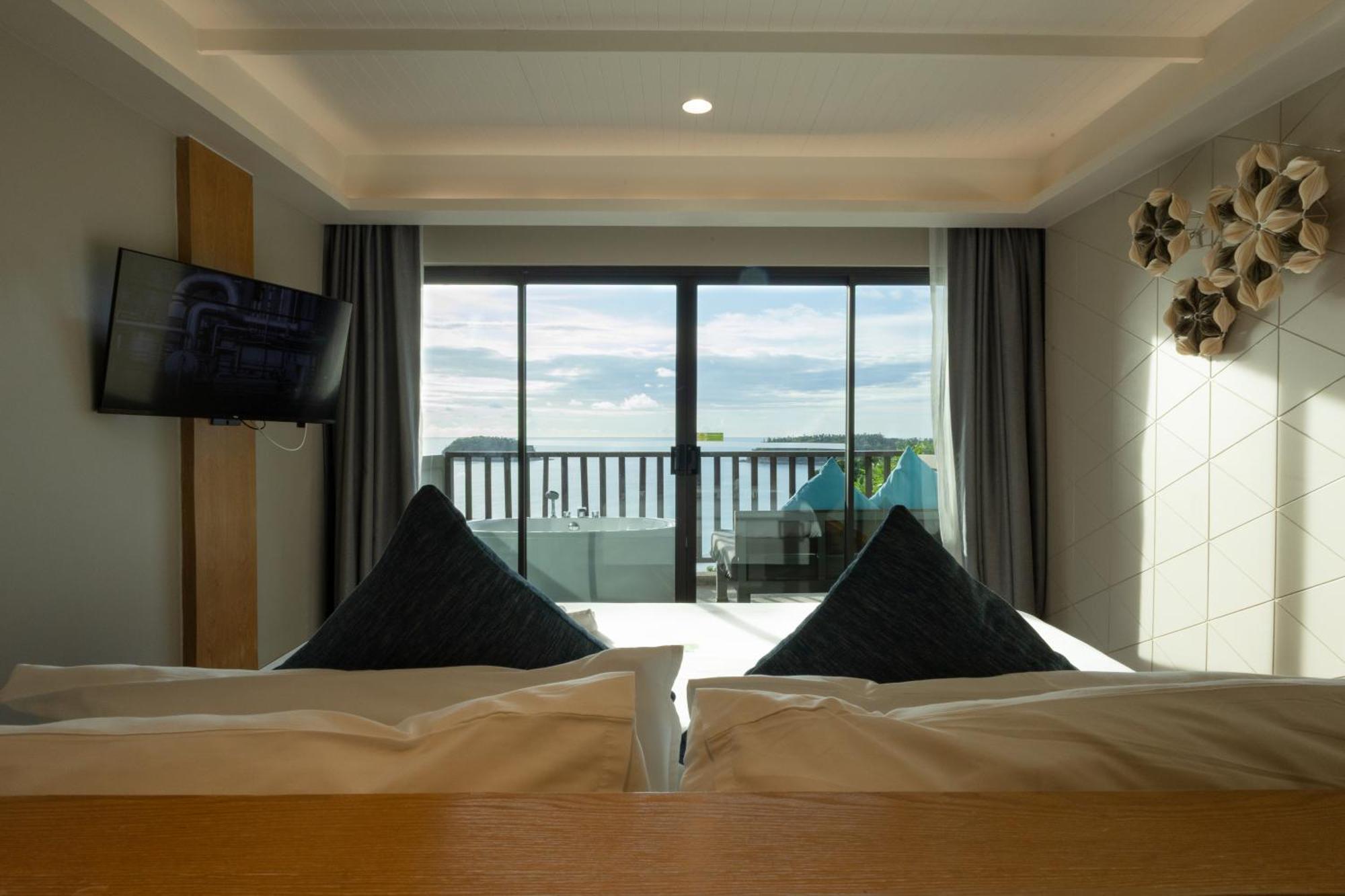 Andaman Cannacia Resort & Spa - Sha Extra Plus Plage de Kata Extérieur photo